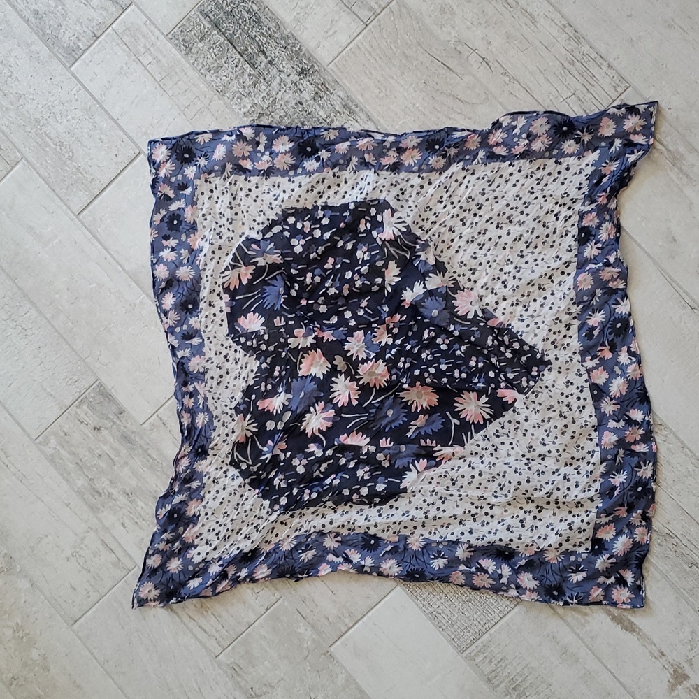 Madewell Blue White Heart Floral Flower Scarf